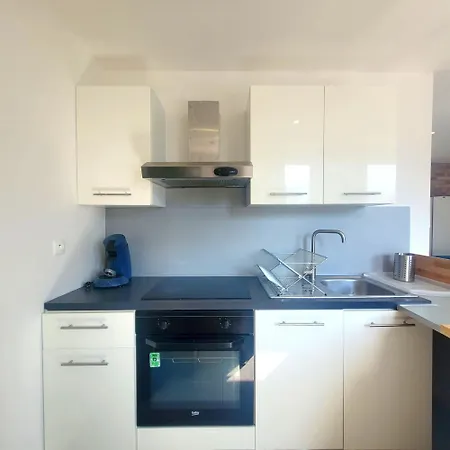Elegant 3 Avec Parking Apartment *